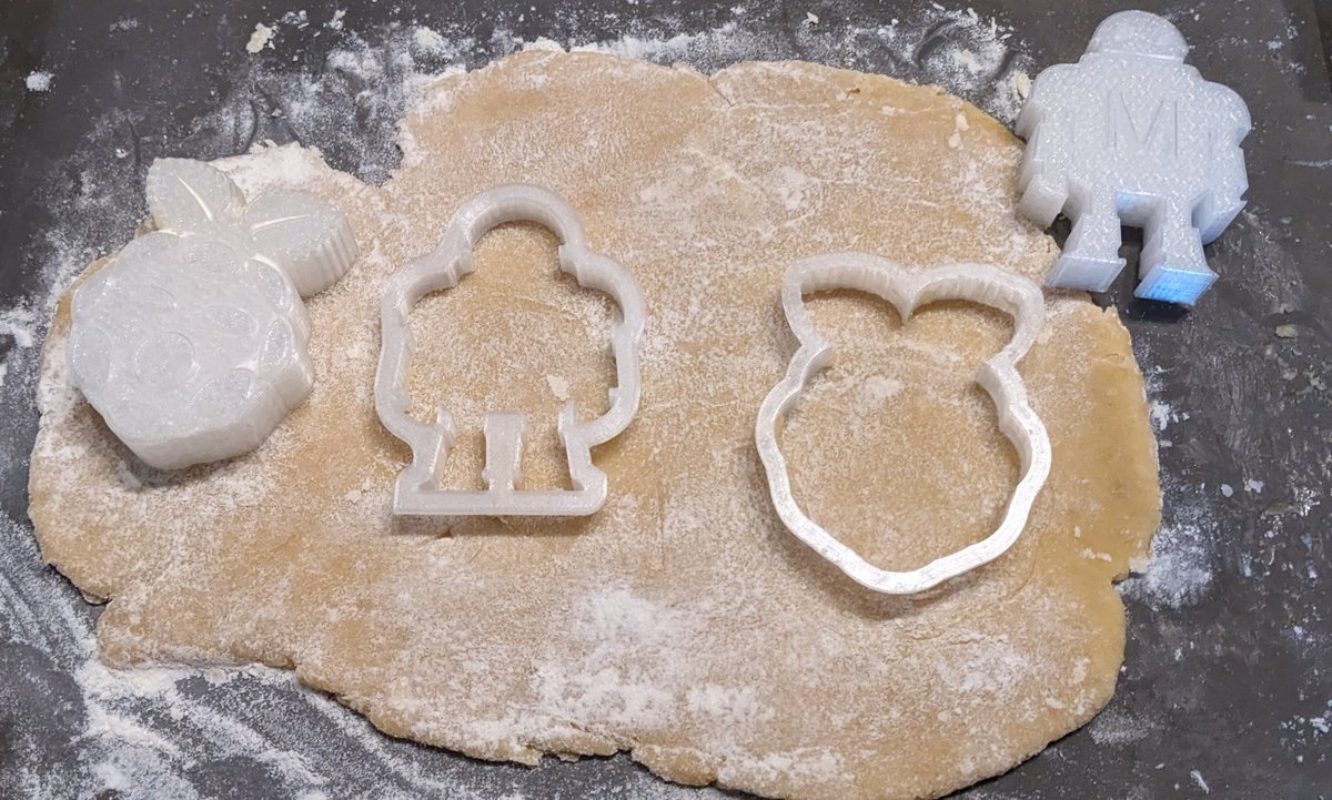 Pour un Noël de Makers, imprimez ces emporte-pièces #Raspberry et robot de la #MakerFaire 😋 Miam !
printables.com/model/1077102-…
printables.com/model/1077167-…