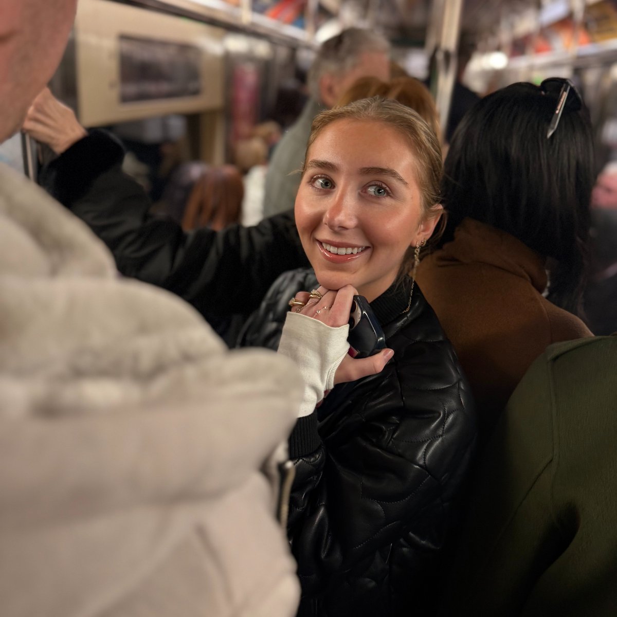 Jamie is 22. She just moved to New York City.

She’s going on a date tonight. It is her first date of the season.

I want you to imagine what it is like to be in your 20s and new to Manhattan.

You live in a tiny apartment that you share with your best friend.

You walk 30