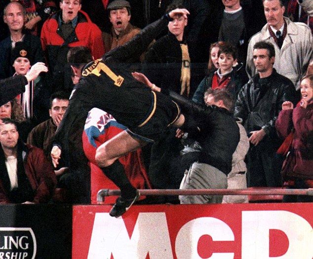 srkntnyldz's tweet photo. 20. Eric Cantona https://t.co/X49AcmxTpY