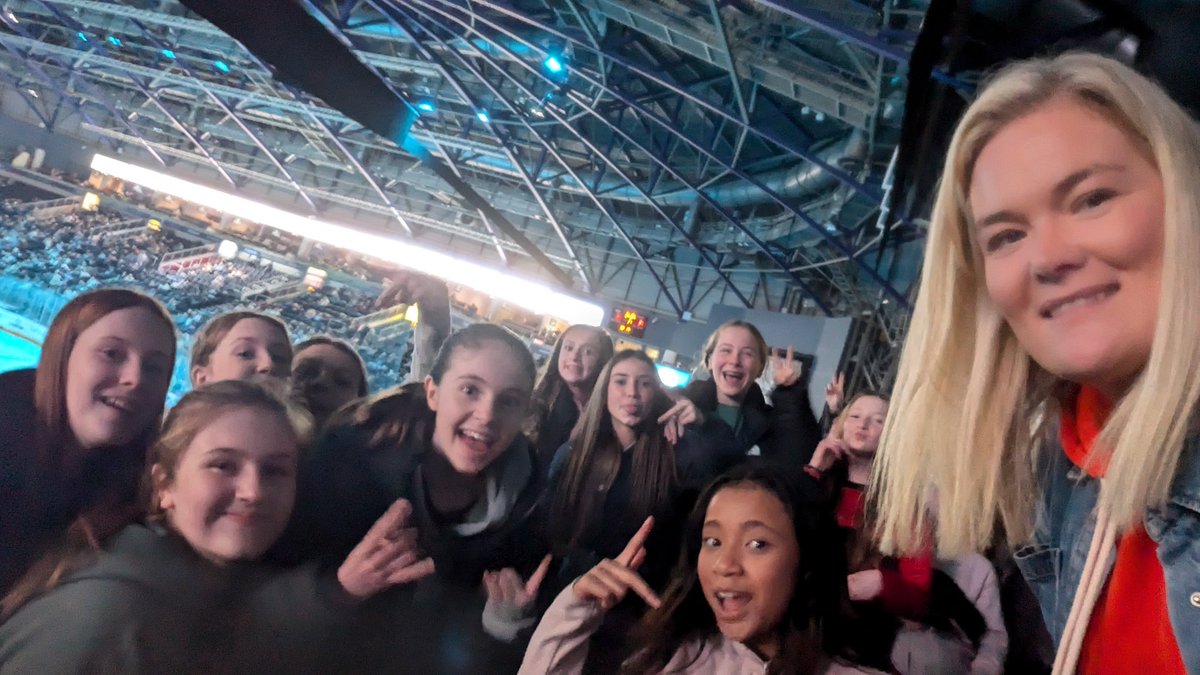 MaeveMacDoo's tweet photo. #GIANTSSELFIE #LOVEBELFAST https://t.co/S5iksulql8
