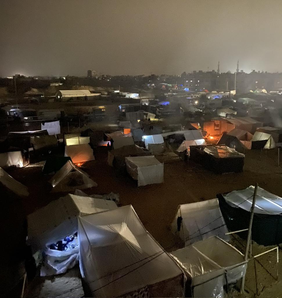 supressedvoic's tweet photo. Winter night in gaza !
Don't stop talking about Palestine 🇵🇸 https://t.co/2Si084iA7n