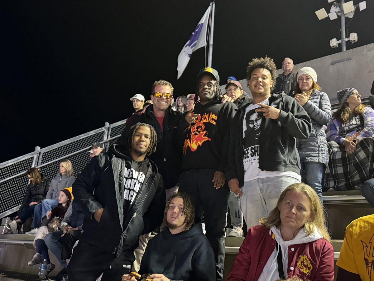 tausha_deeter's tweet photo. Had some former Topeka High Football players out at the Kstate Vs Arizona State football game supporting @JpDeeter_30 ! 
@Iamjalensmith @TopekahighFB @T_HighAthletics https://t.co/sGCNIbgSrG