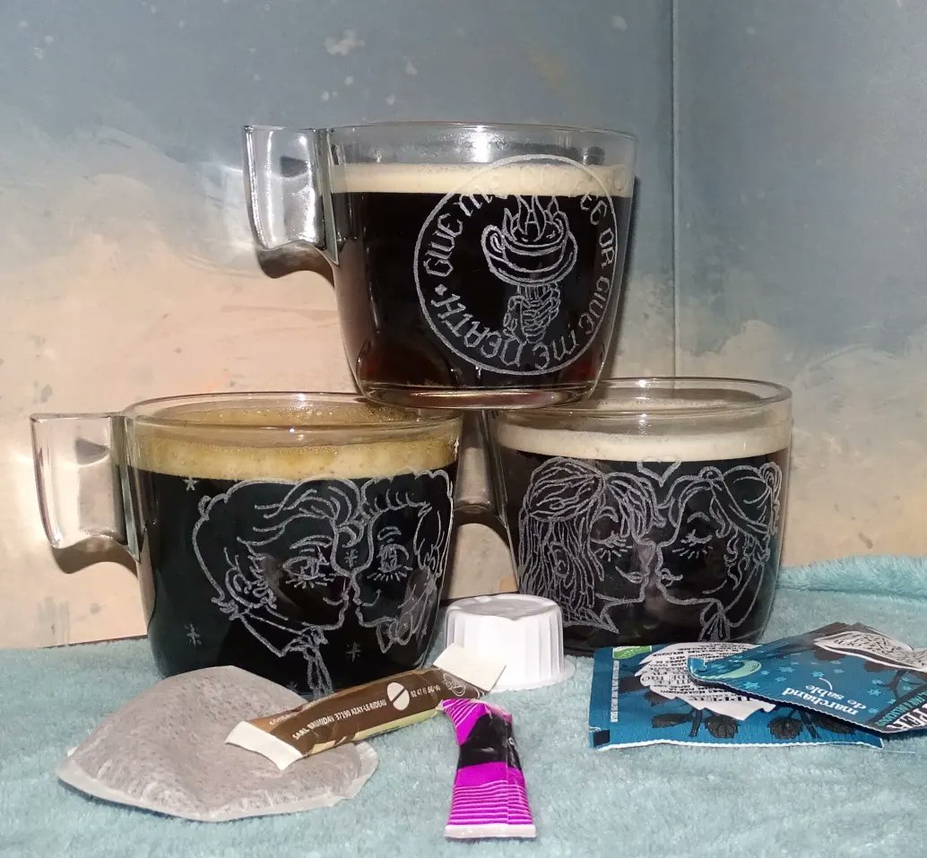 You (or a relative of you) really like #GoodOmens ? you are looking for the perfect #ChristmasGift ?  What about some engraved glasses? 
Check here :
ko-fi.com/kaitasbaccus/s…