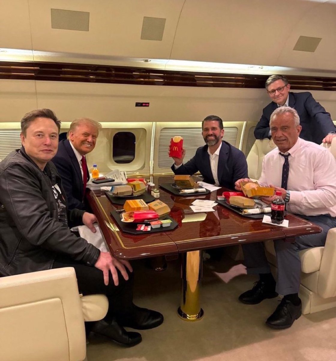 monkeybutt8's tweet image. So RFKjr says we shouldnt eat processed food and he’s already doing promos for McDonald. Wow, He sold out fast. What a joke. So it WAS about power and NOT about our health the whole time.