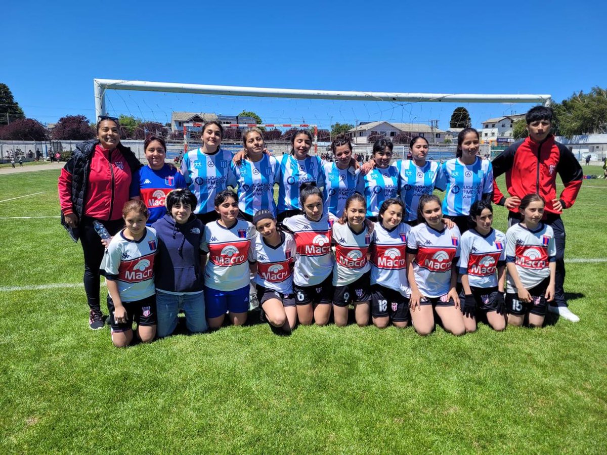 RacingSolidario's tweet photo. Este sábado se cerró la 11ª Edicion de #JugandoEsMejor, el torneo de fútbol social organizado por @TyCSports al cual apoyamos desde su primera edición 👏🏼
En esta oportunidad, apadrinamos a 4 equipos de fútbol femenino y masculino, junto a @exoargentina #outset y @LigaTabi ⚽️ https://t.co/INUvchDPEE