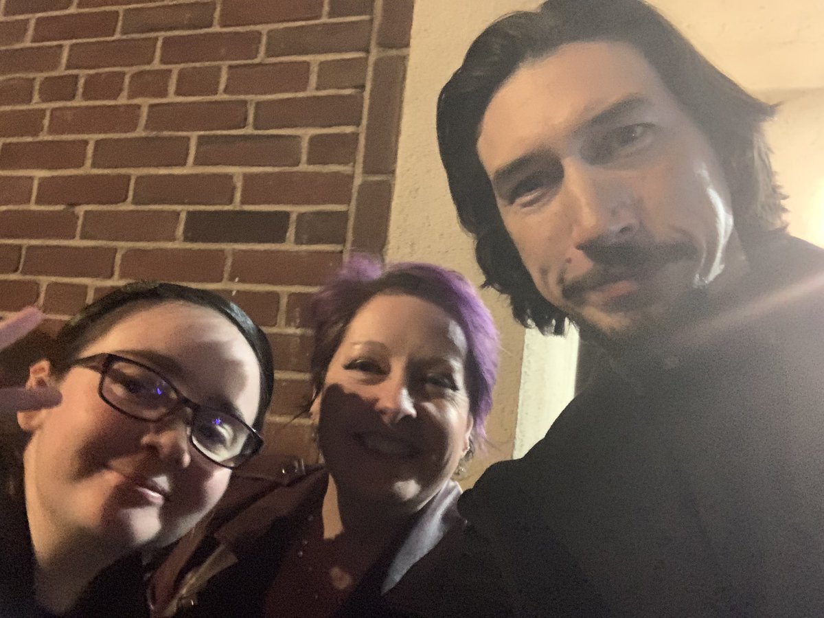 ForceGrey's tweet image. Met Adam driver stage door #HOTMD Awesome play, super nice guy!