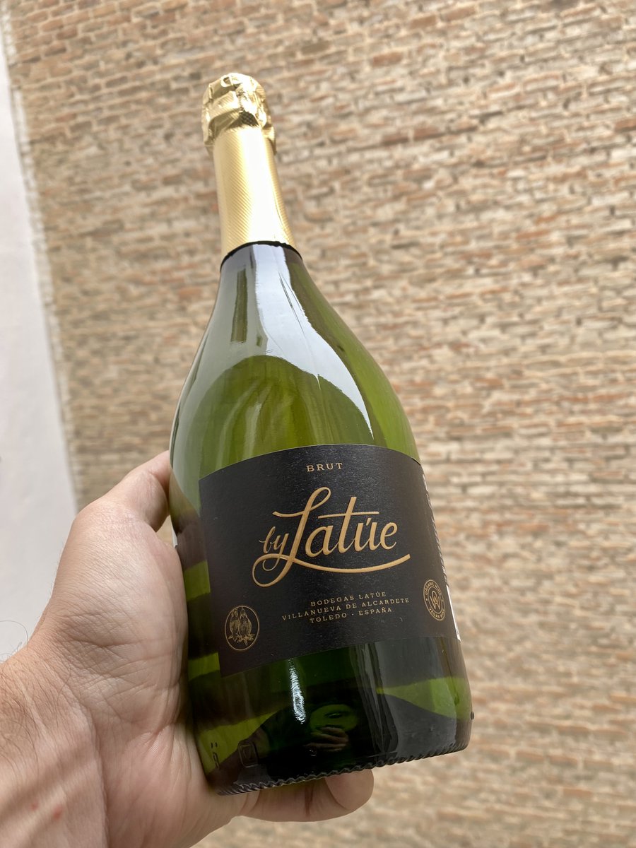 Nuestro nuevo BY LATÚE BRUT 🥂😊
#winelovers #vinoespumoso