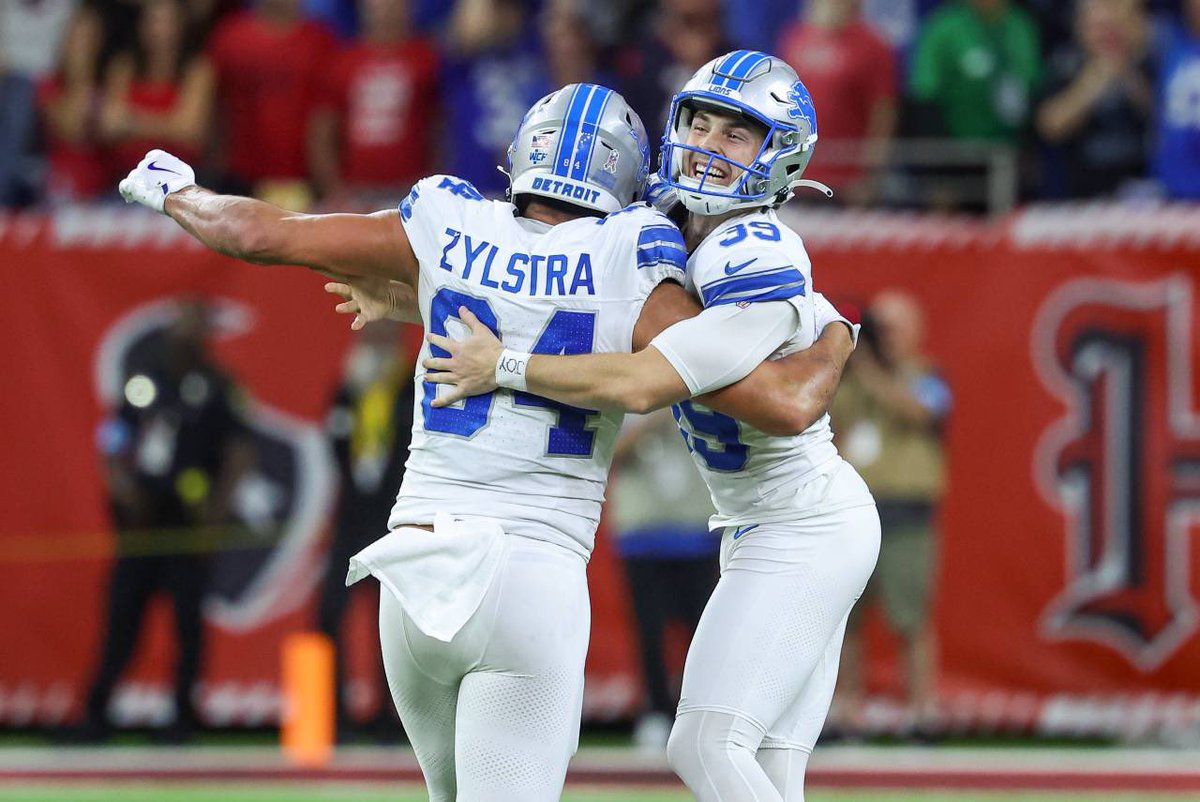 bradblakeslee7's tweet photo. My NFL SUNDAY 1PM PLAYS OF THE DAY 💥

Lions -13 (-125) 2U
Ravens -3 (-125) 1U
Pats +4 (-110) 

Bonus PrizePicks SGP:

Amon Ra St. Brown O59.5 Receiving Yards
Brock Wright O16.5 receiving yards 
David Mont O0.5 TD
Lamar Jackson O224.5 Receiving Yards 

LETS EAT 😤 https://t.co/MaTMf733AO