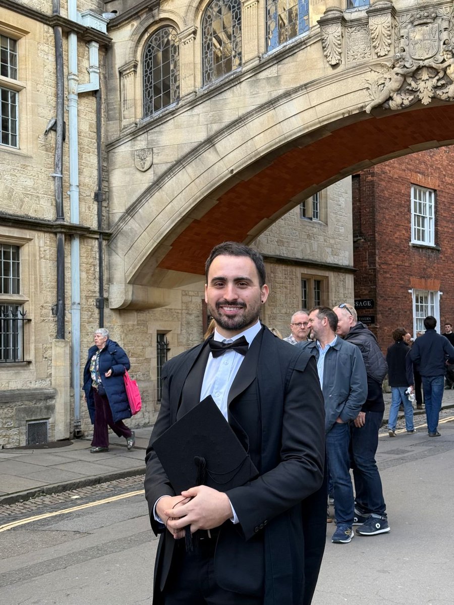 ravihammond's tweet photo. I've started my PhD at the University of Oxford, focusing on Artificial Intelligence! I’m beyond excited to see where this journey leads. Here’s to new knowledge, challenges, and discoveries ahead! https://t.co/jHZ9n3cYIV