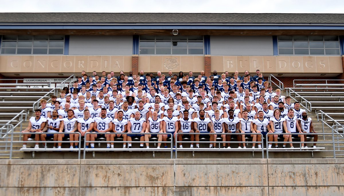 🏈 | It's Selection Sunday for NAIA Football!

The NAIA Football Championship Series selection show is scheduled to air at 6 pm CT. Watch it here: watch.urbanedgenetwork.net/page/naia.

#skodawgs 🤞🙏