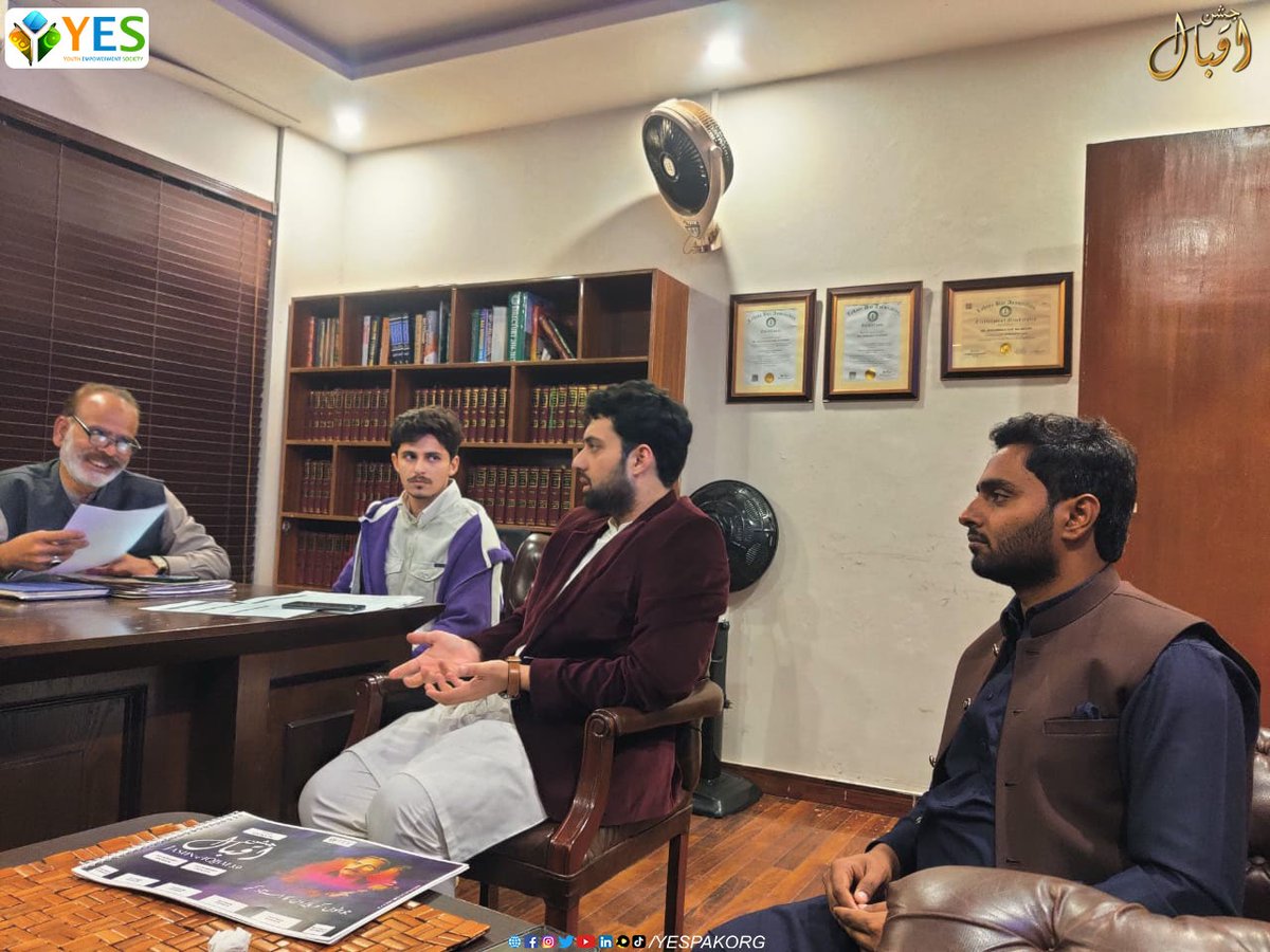 yespakorg's tweet photo. 𝗬𝗘𝗦, President Mr. Irfan Butt had a great meeting with Mr. Munir Hussain, President of the Lahore Bar Association✨
It was an engaging discussion on Jashn-e-Iqbal, filled with valuable insights &amp; collaborative ideas💫
𝐄𝐱𝐜𝐢𝐭𝐞𝐝 to see what comes next
#explore #jashneiqbal https://t.co/1YO4wE9ptt