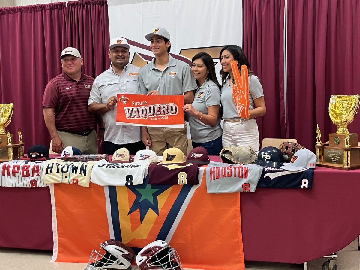 ICYMI: Los Fresnos catcher Sebastian Barrera signed to continue his baseball career at UTRGV earlier this week. #RGVBaseball #TXHSBB

READ: rgvsports.com/los-fresnos-ca…