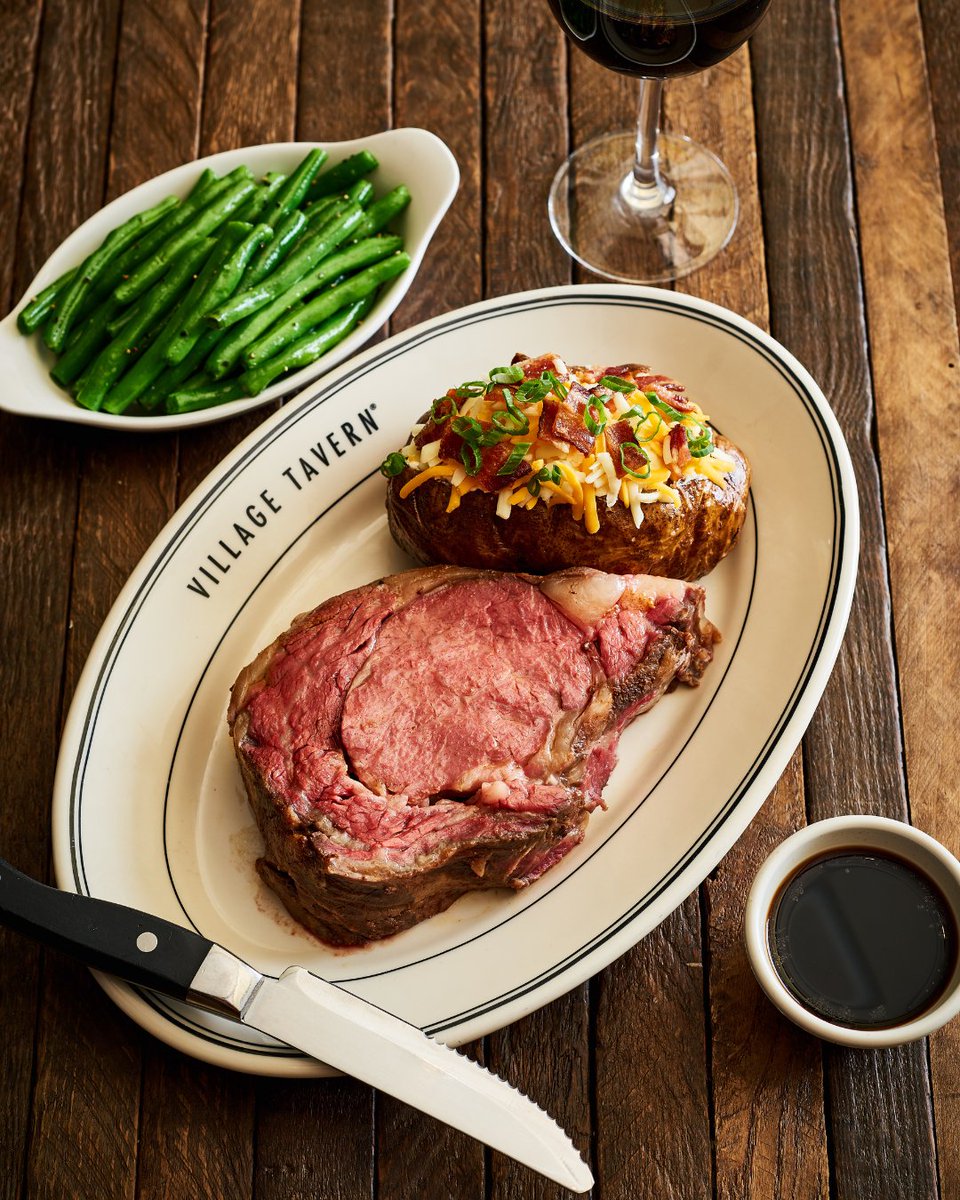 Sundays are best spent with your loved ones! Treat them to a delightful dinner featuring our Prime Rib with Au Jus, served with your choice of two sides. Gather around the table and create beautiful memories together. 🍷