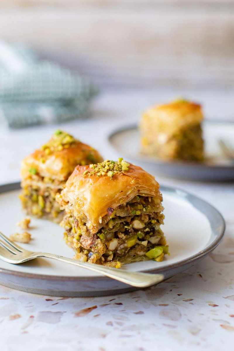 CorinnePulitzer's tweet photo. #DessertLovers are rolling out the #PhylloDough &amp; start crushing the Pistachios! It’s #NationalBaklavaDay &amp; with a drizzle of honey, it’s sheer perfection. @WonderfulNuts @PoseidonBakery #Avra @FilloFactory @NationalDayCal @HeyWhatDay @KontosFoods https://t.co/y2KOffh0jv