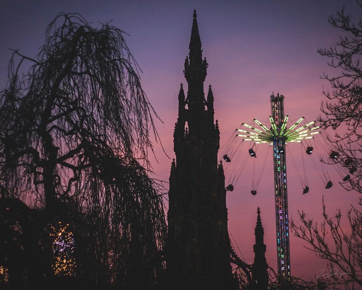 zoedargue's tweet photo. Edinburgh's Christmas Market https://t.co/l0dHb3J9wb