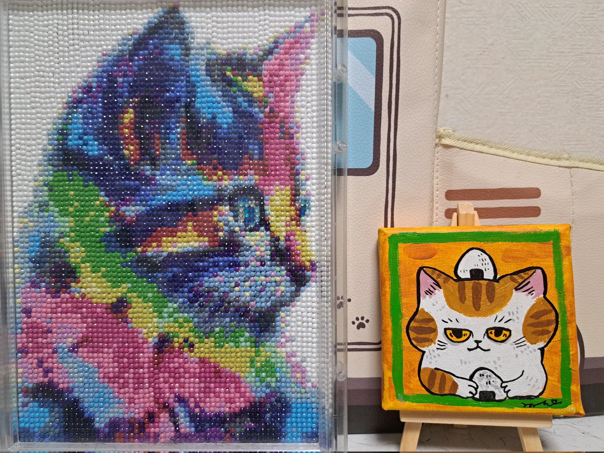 ozoesama696969's tweet photo. 推しの作品と母上の作品🥰
#デザフェス60
#micrommtone
#ネコと和解せよ https://t.co/zYojGdL7dX