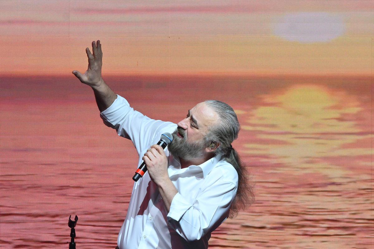 Cumhuriyetimizin güzide kurumunun konserlerini yapmaktan dolu dizgin bahtiyarız.

İş Bankası ailesine teşekkür ederiz…

#kuzeyinoğlu #volkankonak #işbankası