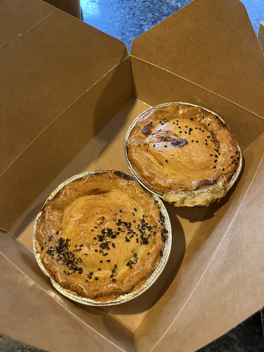 Samantha Kay tweet media