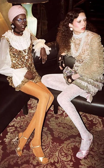 kendam_com's tweet image. Valentino Holiday 2024 Campaign shot by Glen Luchford kendam.com/news/campaigns…

#Valentino #Holiday2024 #Campaigns #Fashion #Kendam