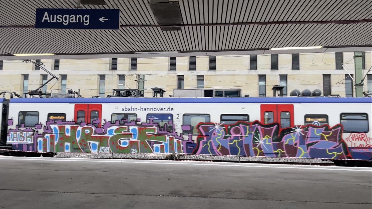 standardcap_net's tweet photo. Hannover Graffiti https://t.co/6dx7dbe9Ye
