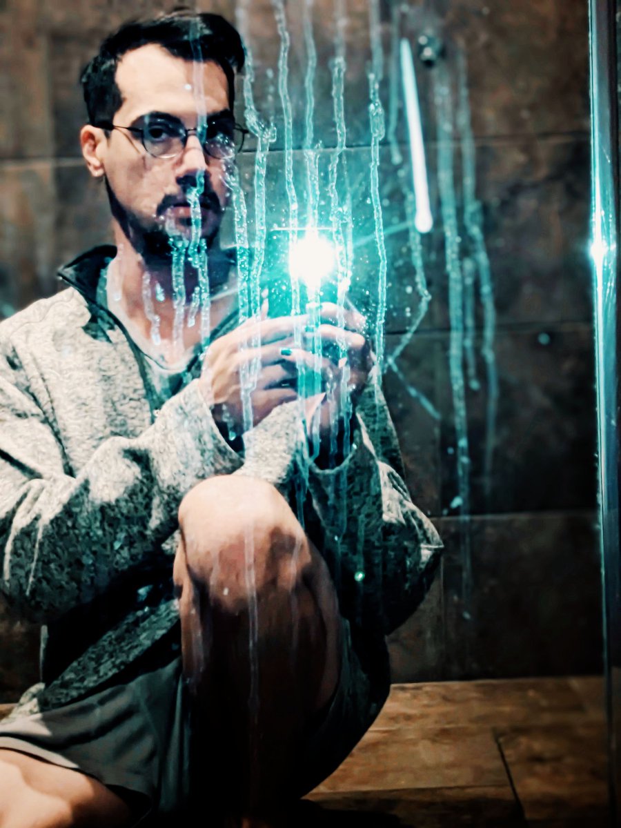 scifigawd's tweet image. #GlowAesthetic #CyberVibes #NeonLights #PortraitMood #ArtisticPortrait #GlassReflection #MoodyPortrait #CreativePhotography #LightAndShadow #UrbanPhotography #ModernArt #GlassArt #BladeRunnerVibes #CinematicPortrait #PhotographyArt #WaterDrops #ReflectionPhotography