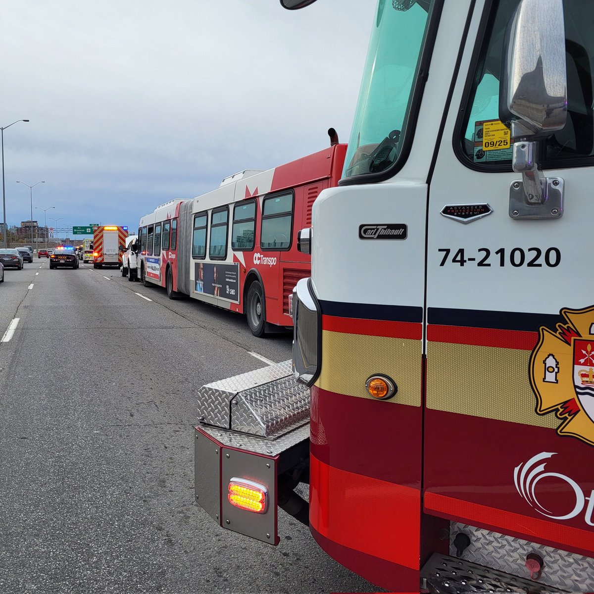 OPP East Region (@opp_er) on Twitter photo #OttawaOPP are on scene of a multi-vehicle collision involving an <a href="/OC_Transpo/">OC Transpo</a> bus on #Hwy417 west at Metcalfe. Traffic is down to one lane. Please proceed with caution as emergency crews are on scene. <a href="/OttawaParamedic/">Ottawa Paramedic Svc | Service paramédic d'Ottawa</a> <a href="/OttFire/">Ottawa Fire Services</a> #OttTraffic ^mf #OttawaOPP are on scene of a multi-vehicle collision involving an <a href="/OC_Transpo/">OC Transpo</a> bus on #Hwy417 west at Metcalfe. Traffic is down to one lane. Please proceed with caution as emergency crews are on scene. <a href="/OttawaParamedic/">Ottawa Paramedic Svc | Service paramédic d'Ottawa</a> <a href="/OttFire/">Ottawa Fire Services</a> #OttTraffic ^mf