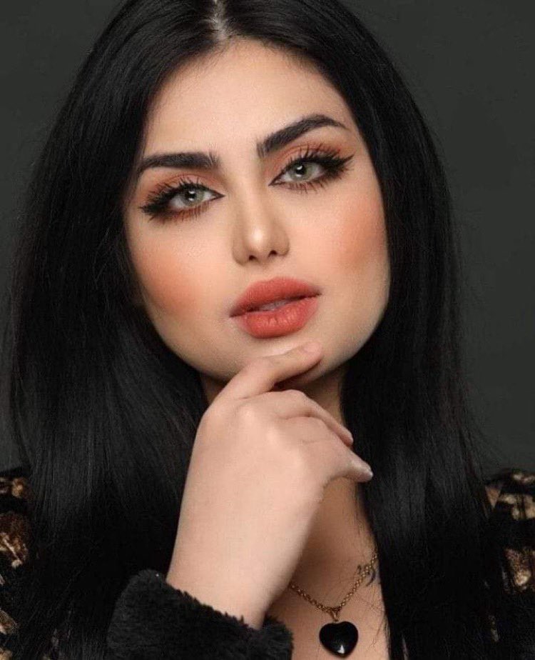 وحك ألقسم بلقرأن بتين 
لهجرني كطع بدلال بتين 
يحالي حال لكتل بتين
بت ماتت وبت شاهد عليه