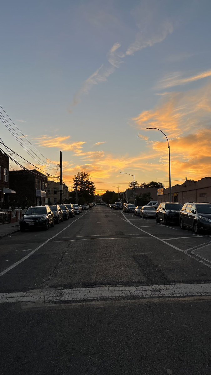 DarrenChen528's tweet photo. This photo makes me feel like I‘m on a movie set. 🎬✨
#sunset #sunsetphotography #naturephotography #naturelight #goldenlight https://t.co/GA6VzTEnDb