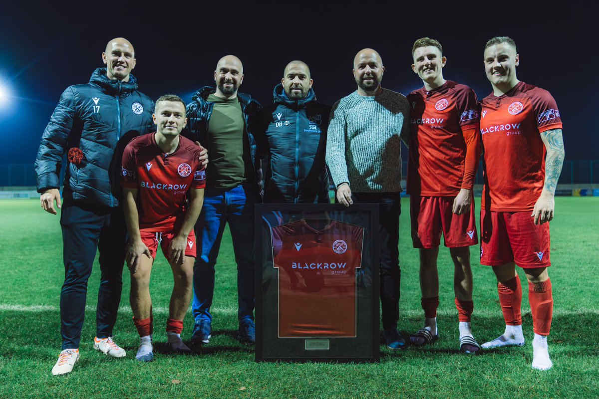 Grimsby Borough F.C. (@grimsby_borough) on Twitter photo Shirt Presentation 🤝📸
We were able to present our stunning 2024/25 Home Shirt to our loyal sponsors and good friends at <a href="/BlackrowGroup/">Blackrow Group</a> a few weeks ago.
The guys joined us in Hospitality and watched on as we beat Stocksbridge 👏
📸 <a href="/hayden_newbegin/">Hayden Newbegin</a>
#OneBoro Shirt Presentation 🤝📸
We were able to present our stunning 2024/25 Home Shirt to our loyal sponsors and good friends at <a href="/BlackrowGroup/">Blackrow Group</a> a few weeks ago.
The guys joined us in Hospitality and watched on as we beat Stocksbridge 👏
📸 <a href="/hayden_newbegin/">Hayden Newbegin</a>
#OneBoro