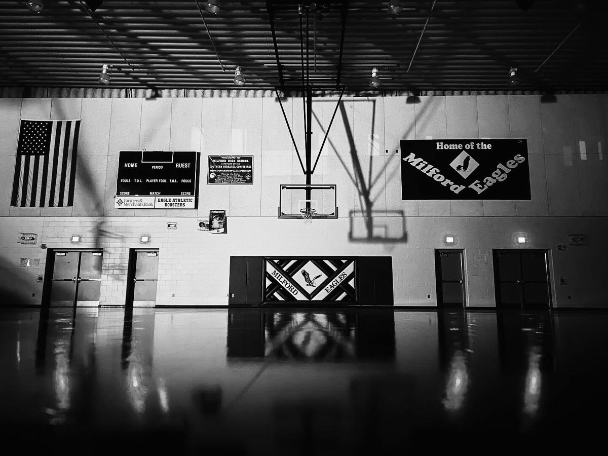 gbb_mhs's tweet photo. Tomorrow the lights turn on and the color comes back…BASKETBALL SEASON! 🏀
#FAMILY🦅 https://t.co/QwyeAwIZCA