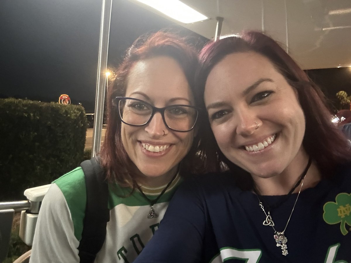 hyperyellowwife's tweet photo. Who can complain with a life like this surrounded by the most amazing people. @hyperyellowdude @rachlpt https://t.co/jGEkykuLzU