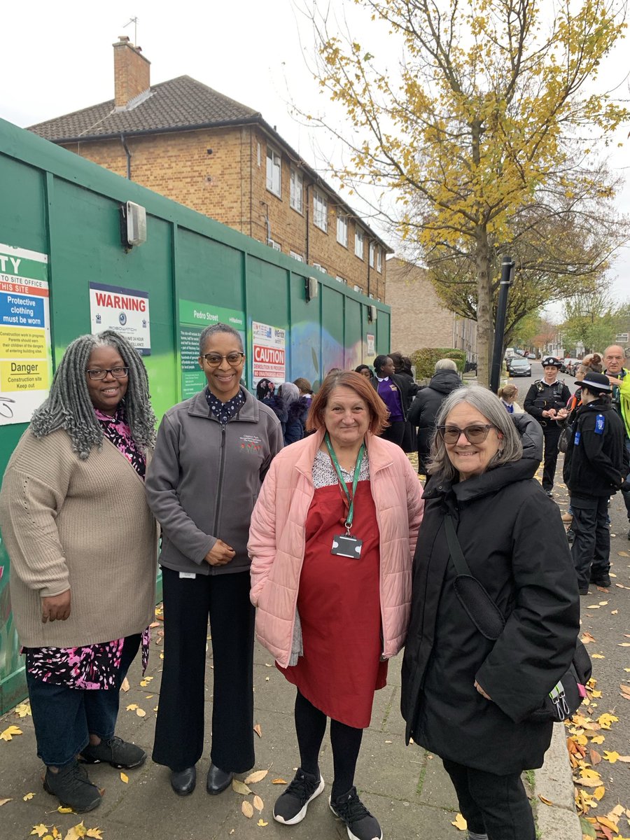 It has been a busy few days for your King's Park Labour team out and about in the ward🌹

1.  We attended the signing event at the new Gilpin Square mural, celebrating the work Pedro Club, Hackney Council and others are doing to improve Clapton Park and reduce serious violence.