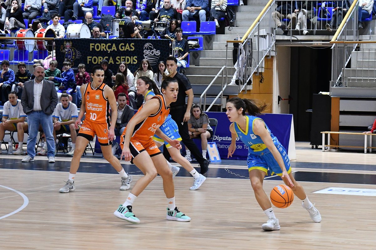 Galería de Fotos: #LFEndesa Jornada 7
 Cadí La Seu - Valencia Basket   
<a href="/sedisbasquet/">AE Sedis Bàsquet</a> <a href="/valenciabasket/">Valencia Basket Club</a> 
Fotos 👉flic.kr/s/aHBqjBS4nk
