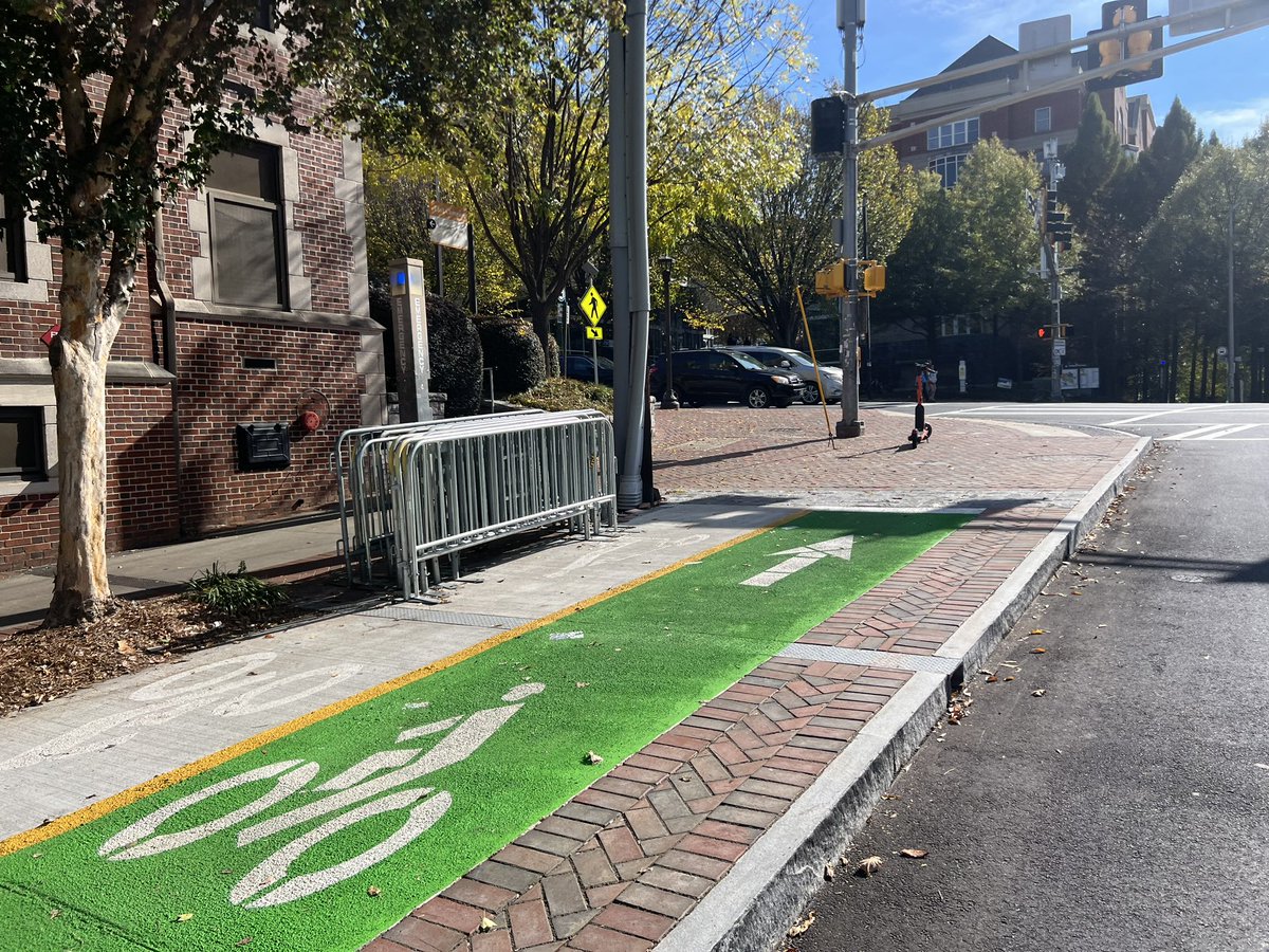 Eric Phillips tweet media