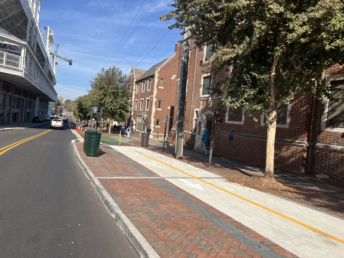 Eric Phillips tweet media