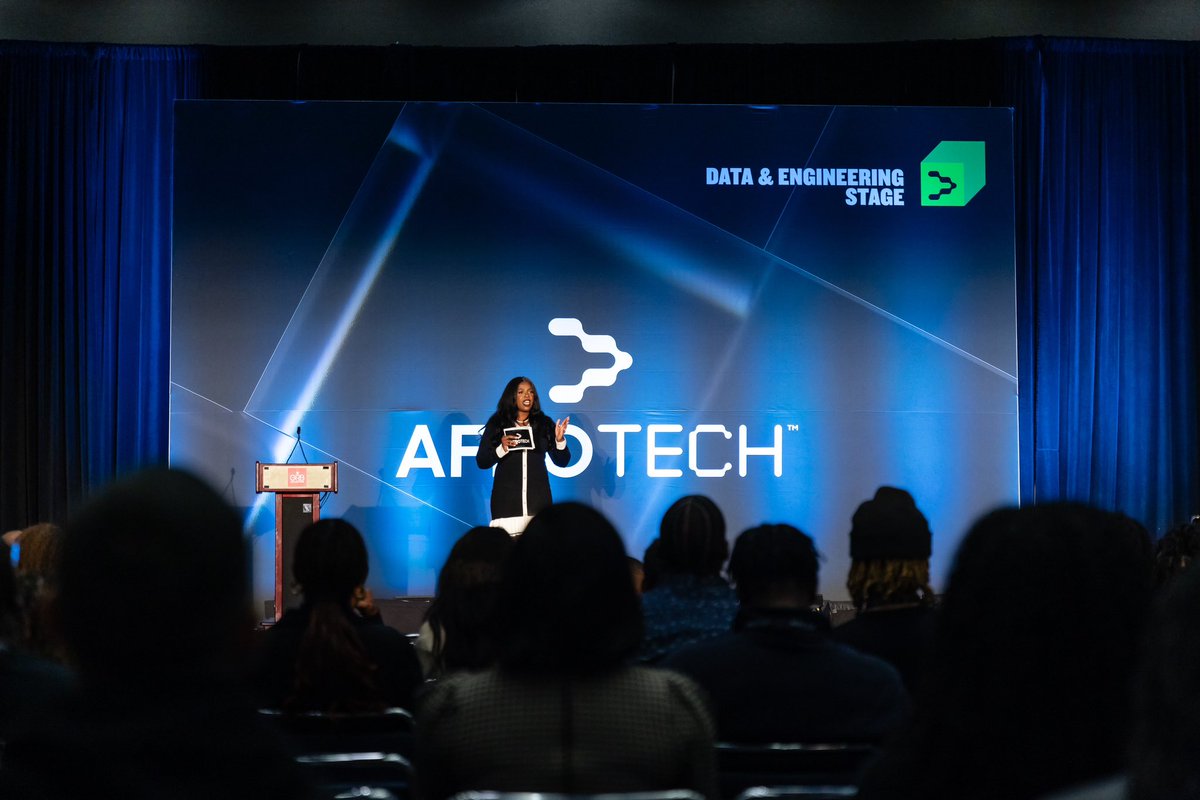 pearltheceo's tweet image. Had a blast speaking about our intelligent data warehouse Databricks SQL at AFROTECH! Shout out to the Databricks Black Employee Network for coming to support! #afrotech24 #databrickssql #datawarehouse #generativeai