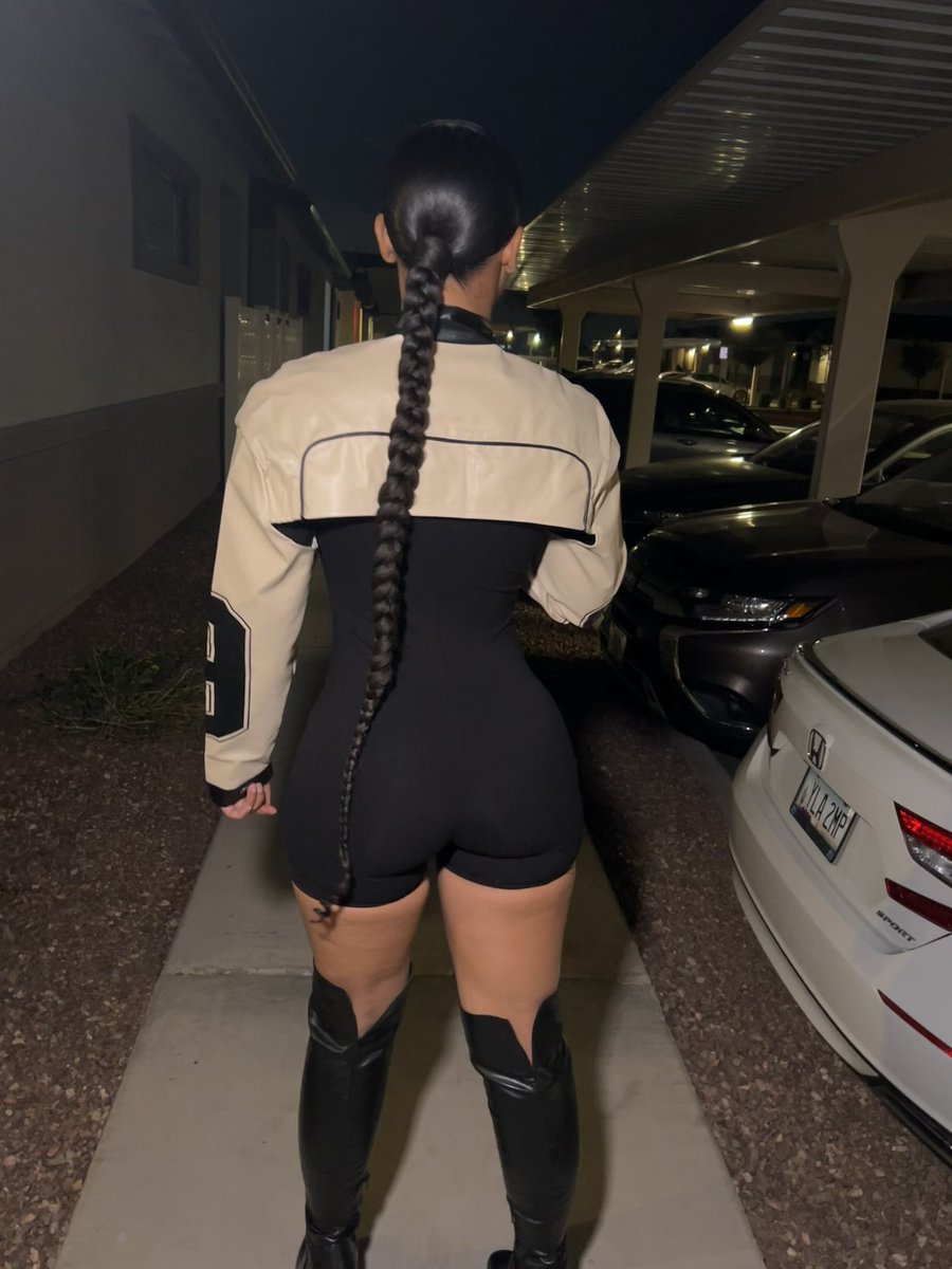 __johnson1's tweet photo. Yall ain’t seen me in a minute 🖤 https://t.co/tyHH767uNl