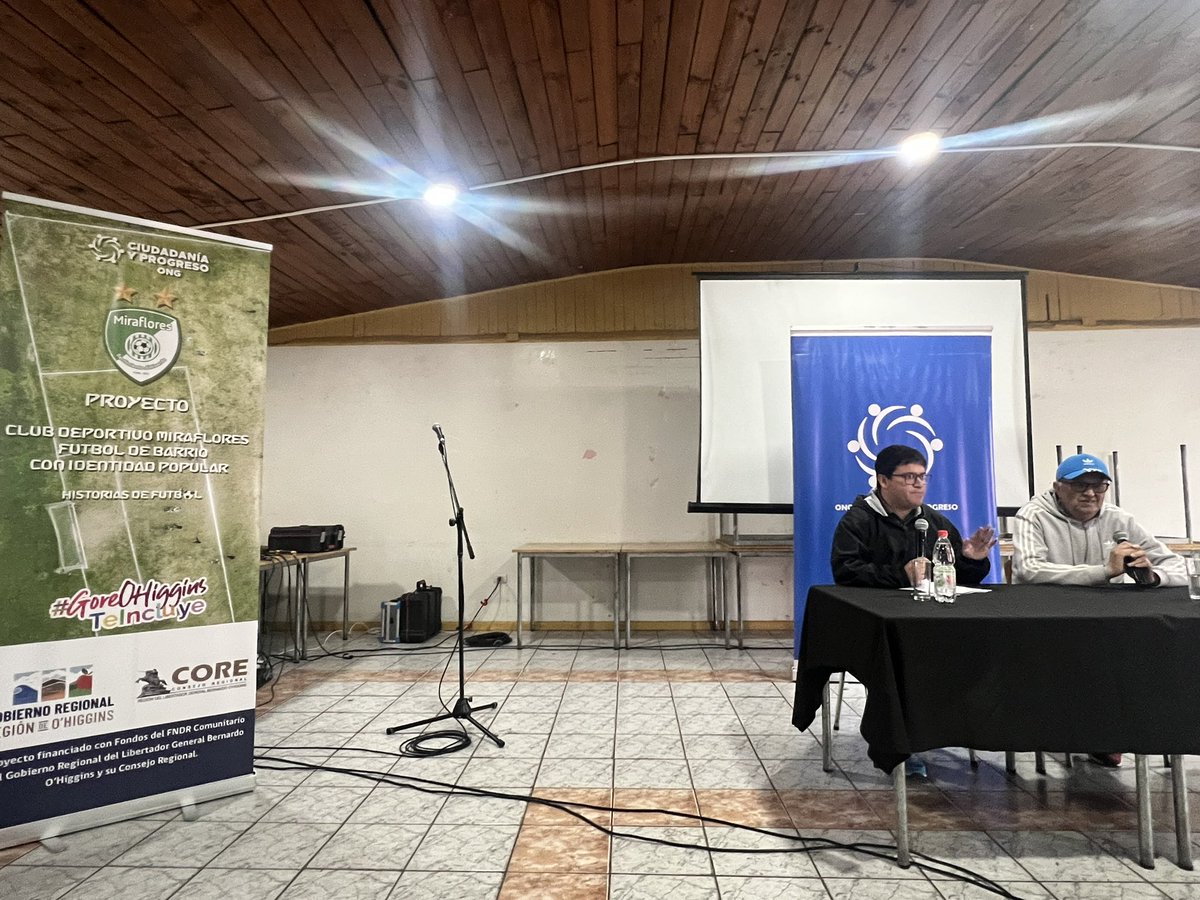 Siempre es lindo hablar de #fútbol Ayer junto al gran <a href="/ManzorAros/">Gabriel Aros Manzor</a> en proyecto “fútbol de barrio con identidad barrial” del club Miraflores #Rancagua proyecto financiado con los fondos del Consejo y Gobierno Regional <a href="/GORE_OHiggins/">Gobierno Regional de O'Higgins</a>