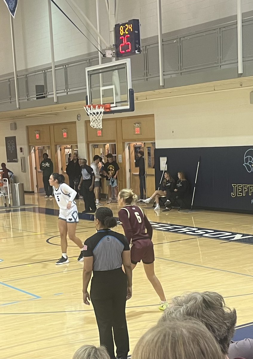 PVGBBALL's tweet image. @AnnaStein2024  proud of you @KUBearsWBB    Happy to see your first college 3!!! #workhardstudyhard