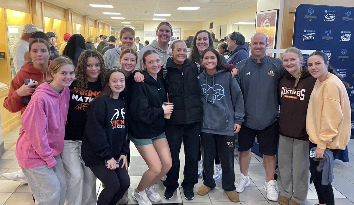 PVGBBALL's tweet image. @AnnaStein2024  proud of you @KUBearsWBB    Happy to see your first college 3!!! #workhardstudyhard