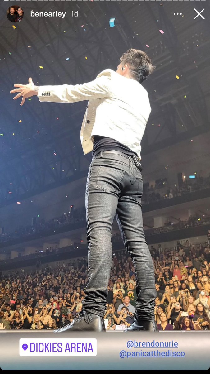 panic_heals_me's tweet photo. You will always be larger than life! 🧡 https://t.co/9YLrJ1nxbQ