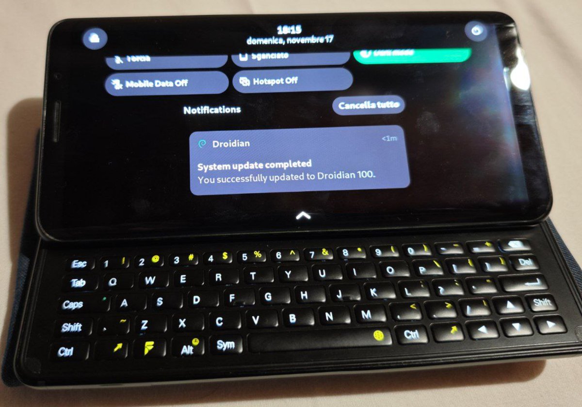 Droidian💯 released!

Get it while it's hot: github.com/droidian-image…

OTA update pushed to everyone tracking the `current` update channel.

Have fun! #MobileLinux #Droidian #phosh #gtk