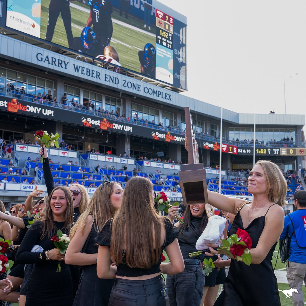 SMUEquestrian's tweet photo. Nobody we’d rather share our hardware with 🏆 https://t.co/RmjD9U3HWp