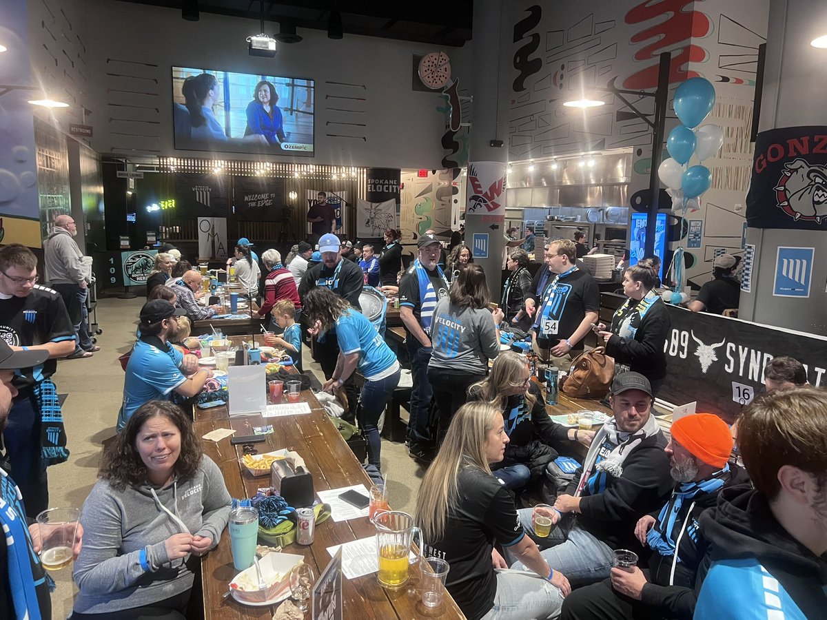 MayorSpokane's tweet image. Packed house at Flatstick Pub watch party for @SpokaneVelocity League One Final! #SpokaneVelocityFC @The509Syndicate #UpTheFalls