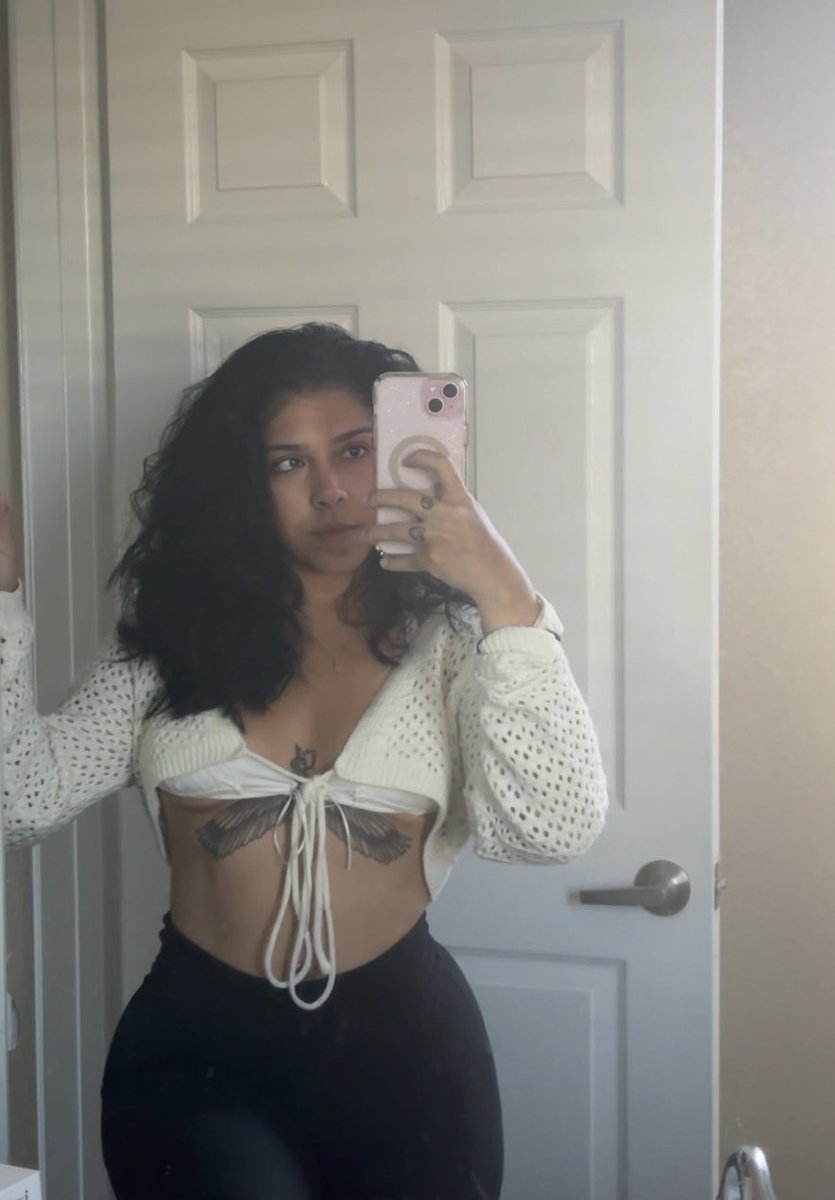 vrluckycharm's tweet photo. Cozy ☁️🤍 https://t.co/2ad9dGRB0f
