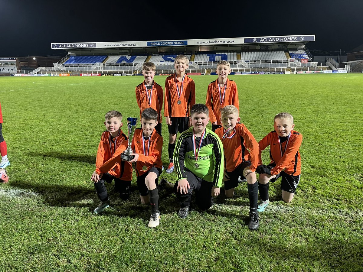 Bewleyprim's tweet photo. Introducing the National League Cup champions, the unstoppable Bewley Boys! A remarkable comeback after being 2-0 down, showcasing incredible resilience and determination to clinch the victory in a thrilling penalty shootout. @Official_HUFC #PEatBewley #BrightProudSuccessful https://t.co/BpPvAxBi4n