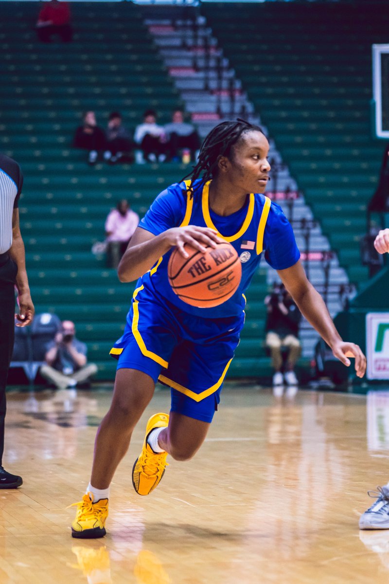 AB with 10 already in the third 🤯

Pitt 37, Binghamton 32