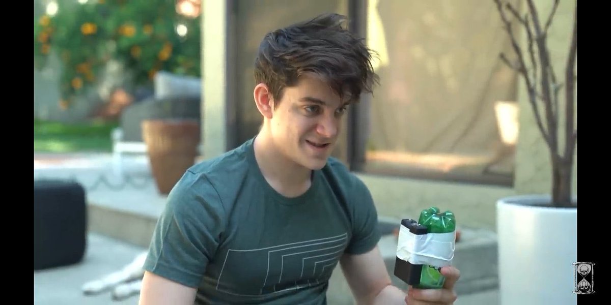 Unus Annus: No Context tweet media