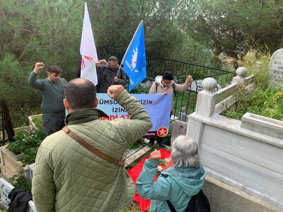 Gazi’den Gezi’ye, Rojava’ya özgürlük ve sosyalizm uğruna ölümsüzleşenlerimizi mezarları başında andık.

Kavgamızda yaşatacak, mücadelelerinin izinden daima ileri yürümeye devam edeceğiz.

Şehitlerimizin izinde #ŞimdiAtılımZamanı!