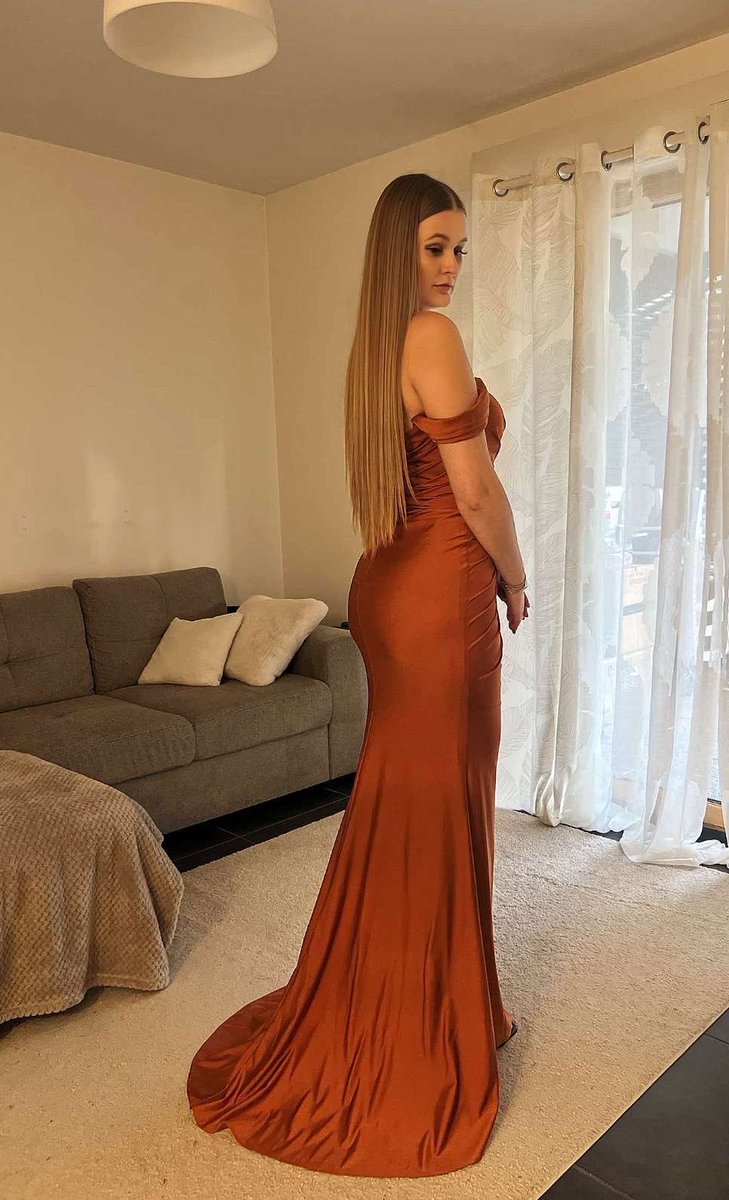 mblocation69's tweet photo. Un jour = une photo 📸
#MissUniverse2024 #LocationRobe #TT #Lyon https://t.co/n0yZz7yQAh